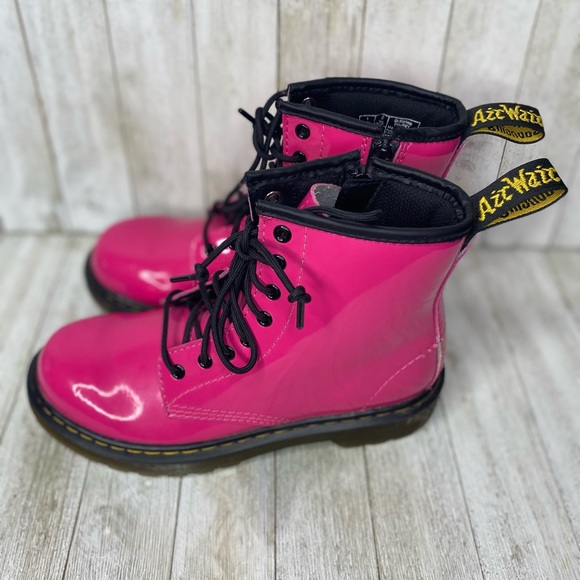 ‼️SOLD‼️Girls Dr. Martens Delaney hot pink boots girls size 2 - Picture 8 of 13